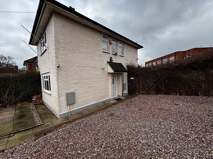 4 Bedroom Semi-Detached House To Rent In Audley Road, Birmingham, B33