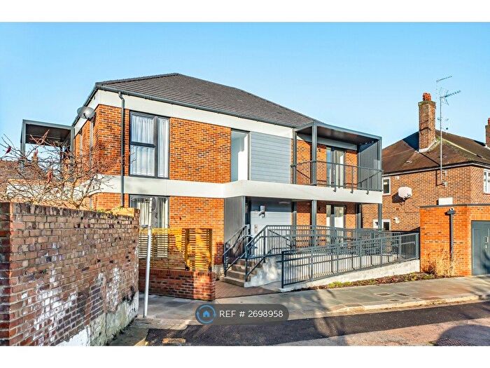 1 Bedroom Flat To Rent In Willow Avenue, Barnes, SW13