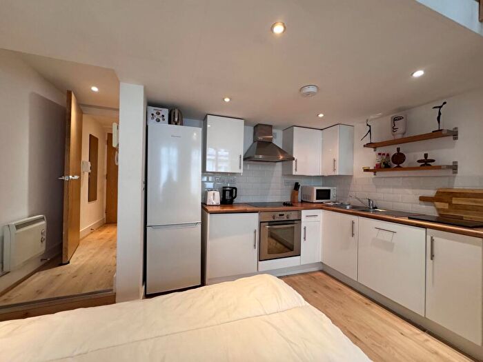 Studio To Rent In The Guildhall Tavern (), Guildhall Place, Cardiff, CF10