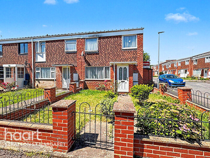 3 Bedroom End Of Terrace House For Sale In Eliot Close, Swindon, SN3