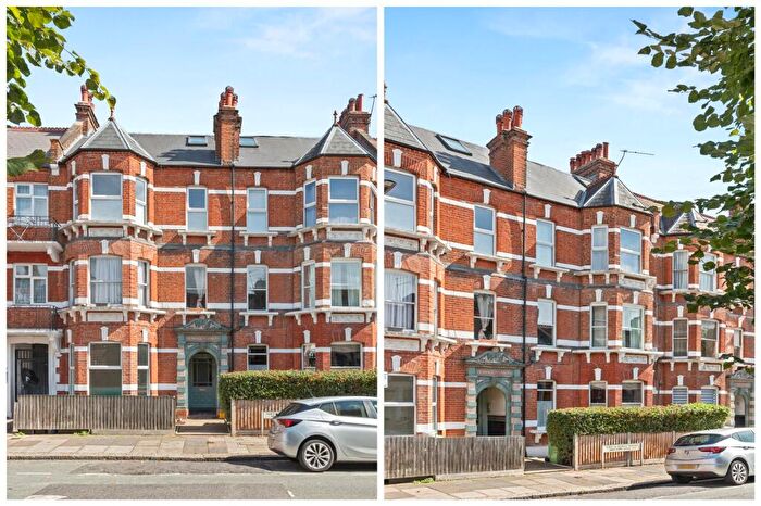 2 Bedroom Apartment For Sale In Abbotsford Avenue, London, N15