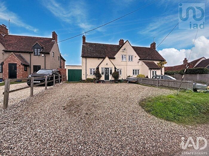 3 Bedroom Semi-Detached House For Sale In Bentfield Bower, Stansted, CM24