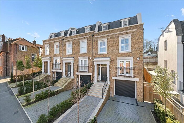 4 Bedroom End Of Terrace House For Sale In Oakshade Road, Oxshott, KT22