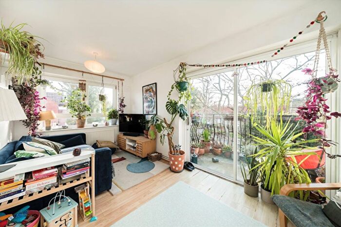 2 Bedroom Flat For Sale In Upper Tulse Hill, Brixton, SW2