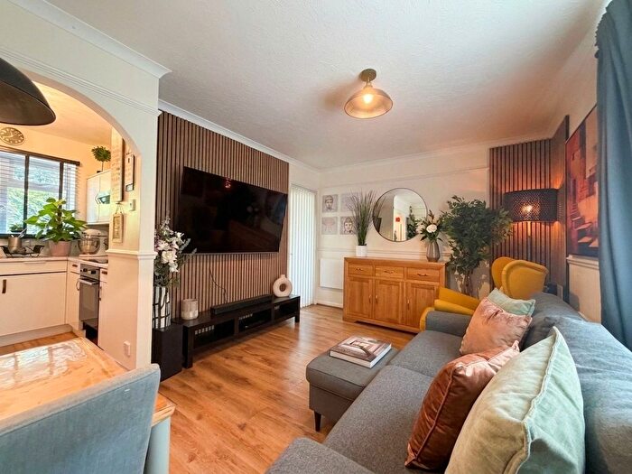 1 Bedroom Flat To Rent In Huxley Close, Uxbridge, UB8