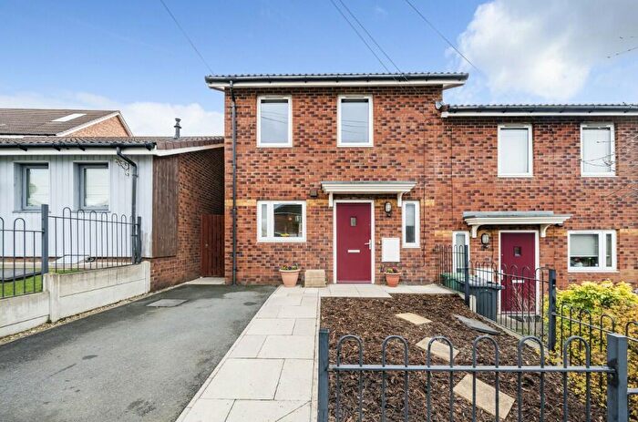 2 Bedroom Semi Detached House For Sale In Fairfield Grove, Leeds, LS13