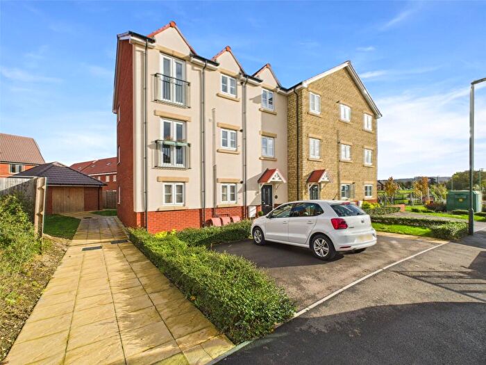 2 Bedroom Apartment For Sale In De Lisle Bush Way, Great Oldbury, Stonehouse, Gloucestershire, GL10