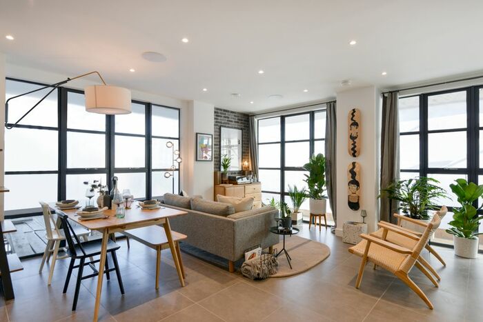 3 Bedroom Flat For Sale In Bagel Factory, Hackney Wick, E9