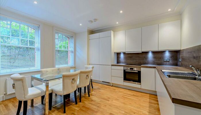 2 Bedroom Flat To Rent In King Street, London, W6