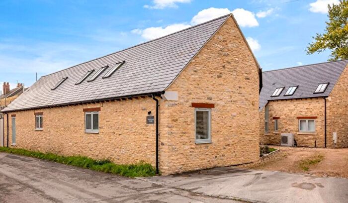 4 Bedroom Detached House For Sale In Witney Lane, Leafield, Witney, OX29