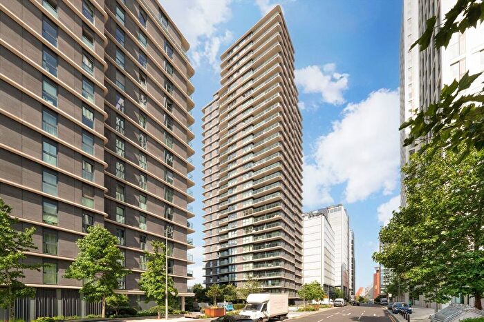 2 Bedroom Flat To Rent In Glasshouse Gardens, Stratford, E20