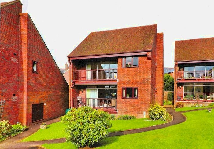 1 Bedroom Flat To Rent In Cedar Court, Culverden Park Road, Tunbridge Wells, Kent, TN4