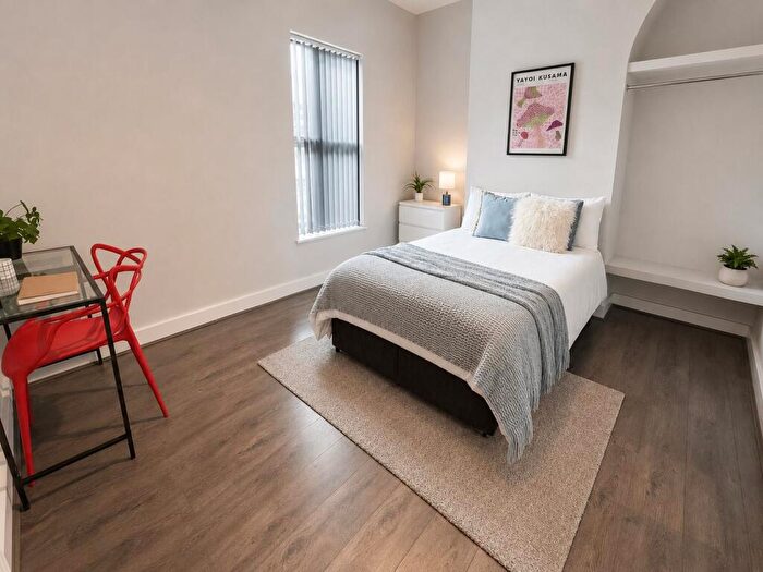 3 Bedroom Terraced House To Rent In Sutcliffe Street, L6
