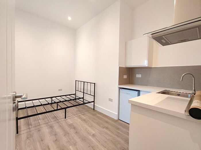 Studio To Rent In Florence Road, London, W5