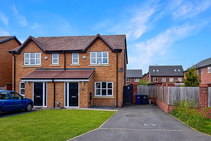 3 Bedroom Semi-Detached House For Sale In Hayeswater Road, Leyland, Lancashire, PR25