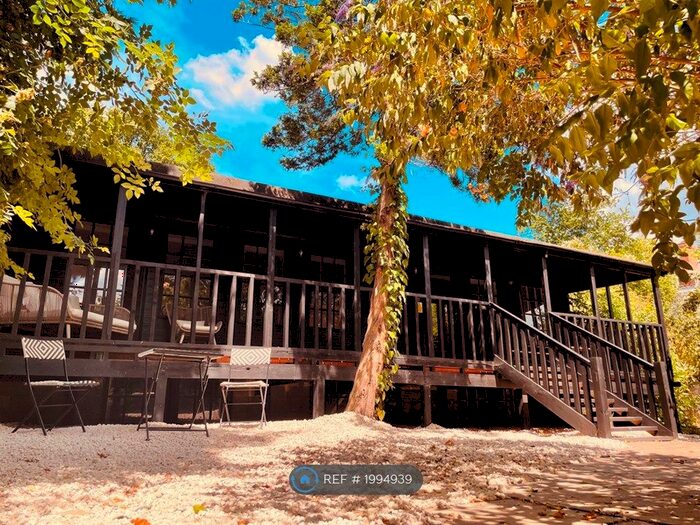 3 Bedroom Detached House To Rent In Copgate Path, London, SW16