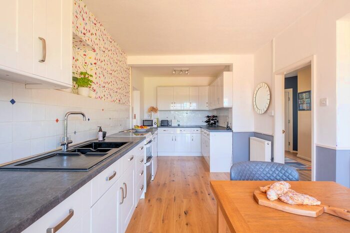 4 Bedroom Detached House For Sale In Highland Road, Kenilworth, CV8