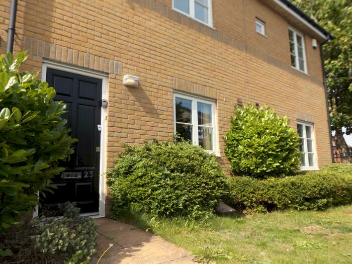 2 Bedroom Terraced House To Rent In St. Georges Walk, Gosport, Hampshire, PO12