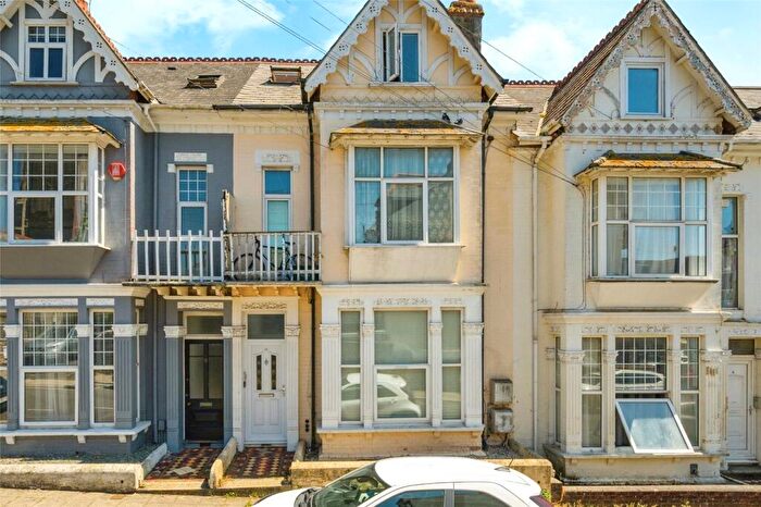 1 Bedroom Flat For Sale In Bedford Park, Plymouth, PL4