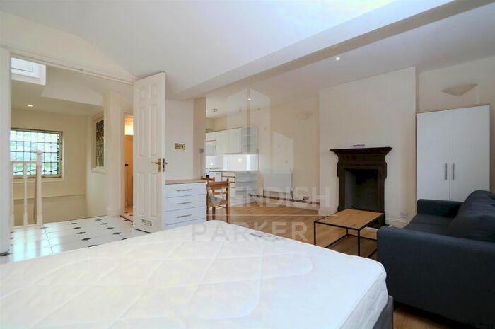 Studio To Rent In Upper Street, Islington, London, N1