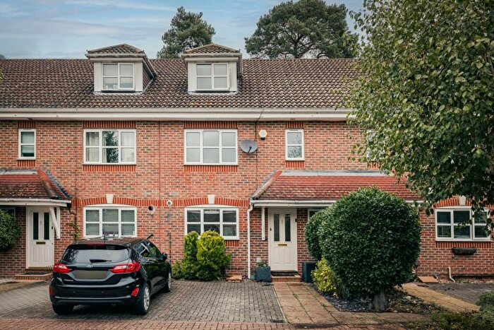 4 Bedroom Terraced House For Sale In Spruce Close, Redhill, RH1