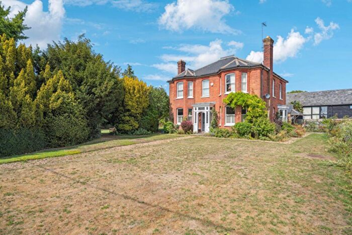 5 Bedroom Detached House For Sale In High Street, Eaton Bray, Bedfordshire, LU6