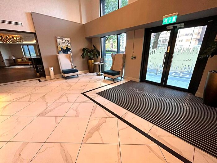 2 Bedroom Apartment To Rent In St. Martins Place, B15