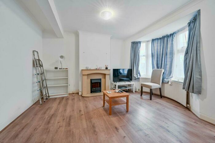 3 Bedroom Terraced House To Rent In Ankerdine Crescent, Woolwich, London, SE18