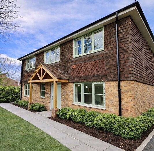 3 Bedroom Detached House For Sale In Chilworth, Guildford, Surrey, GU4