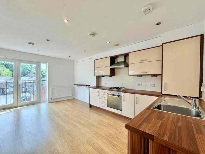 2 Bedroom Flat For Sale In Oakwell Vale, Barnsley, S71