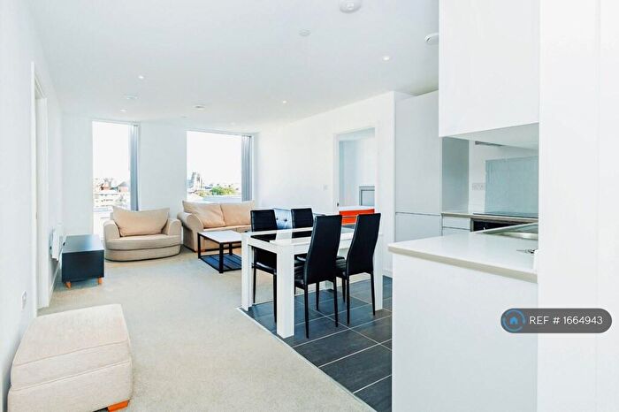 2 Bedroom Flat To Rent In Boundary Lane, Manchester, M15