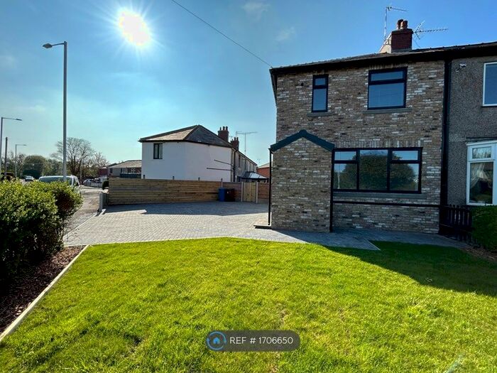 2 Bedroom Semi-Detached House To Rent In Jubilee Road, Haslingden, Rossendale, BB4