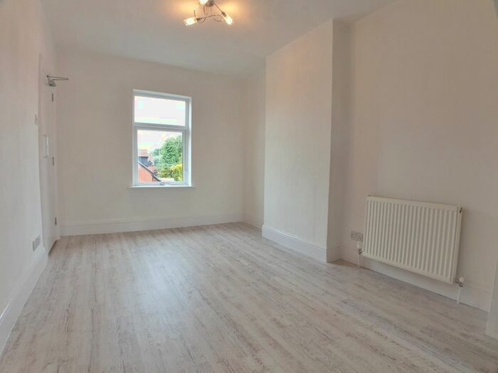 4 Bedroom Flat To Rent In Warwick Road, Kenilworth, CV8