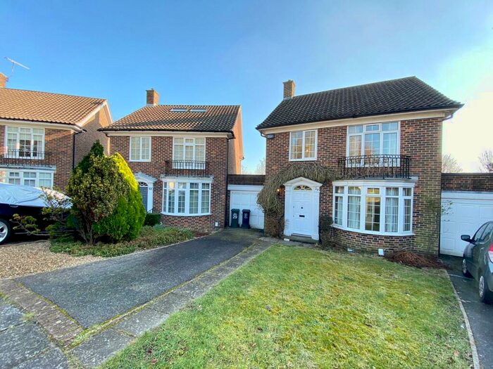 3 Bedroom House To Rent In Whittingehame Gardens, Brighton, BN1