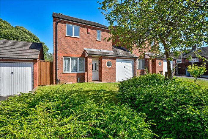 3 Bedroom Link Detached House For Sale In Slessor Road, Stafford, Staffordshire, ST16