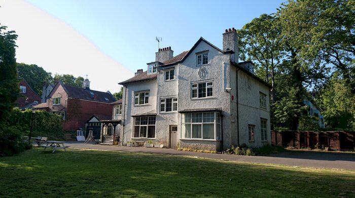 9 Bedroom Detached House To Rent In North Hill Road, Leeds, West Yorkshire, LS6