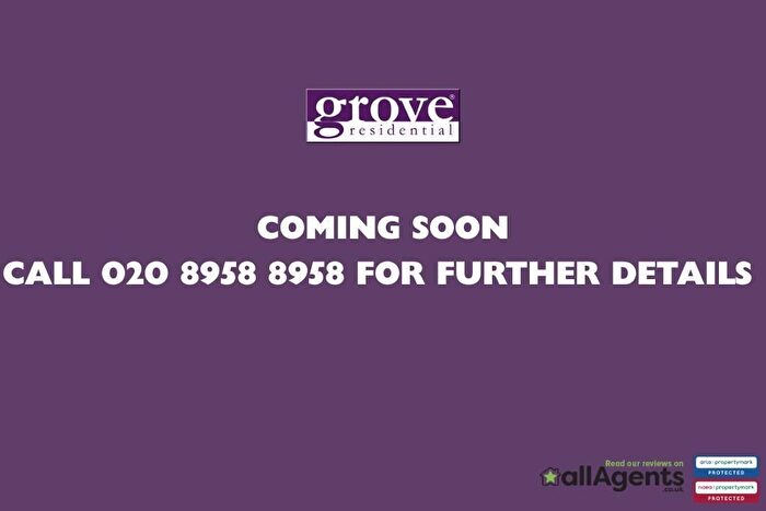 2 Bedroom Maisonette For Sale In Methuen Close, Edgware, Middlesex, HA8