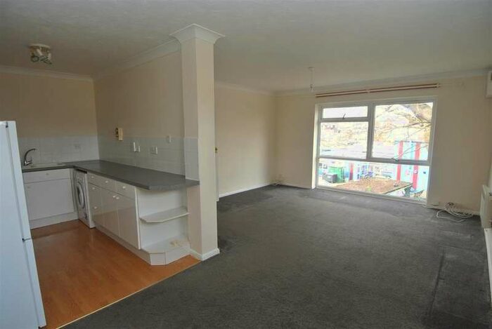 2 Bedroom Apartment To Rent In Addlestone, KT15