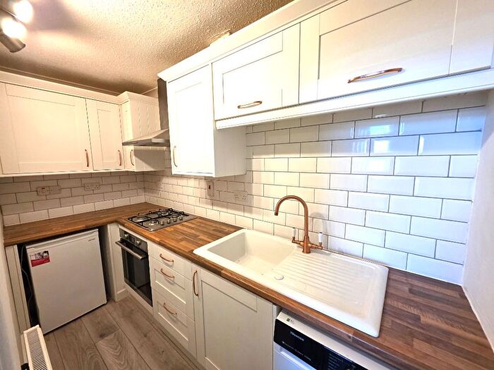 1 Bedroom Flat To Rent In Pitstruan Place, West End, Aberdeen, AB10