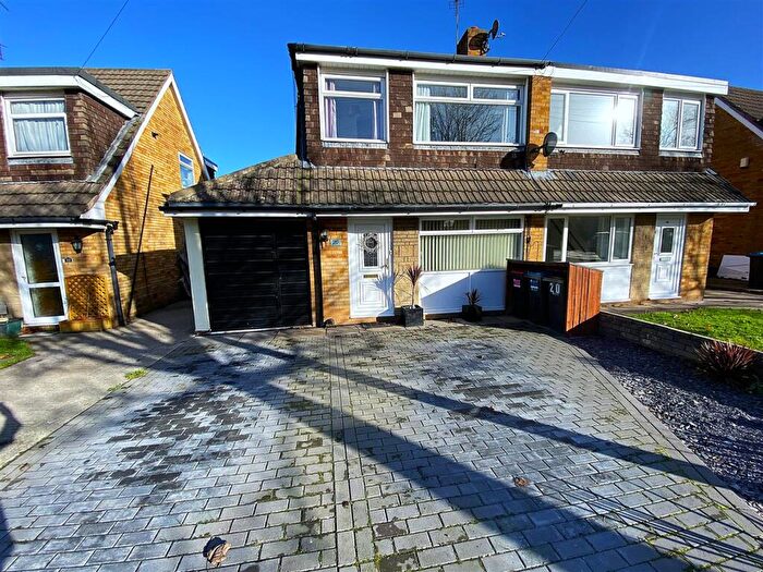 3 Bedroom Semi Detached House For Sale In Summertrees Road, Great Sutton, CH66