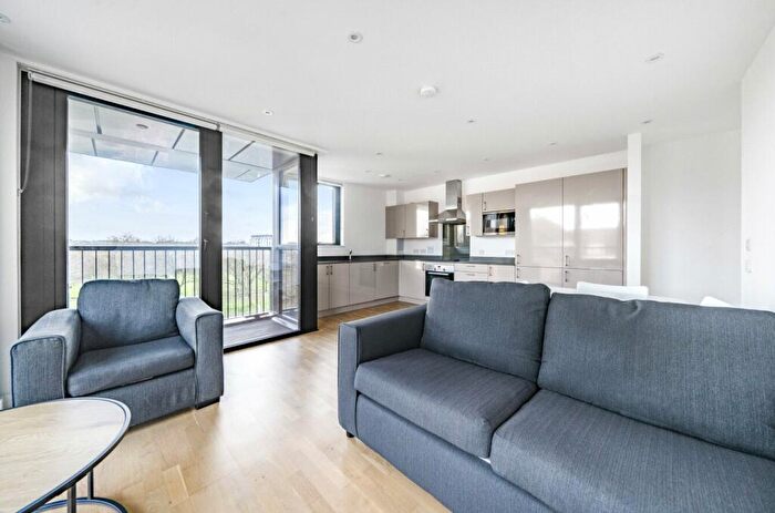 2 Bedroom Apartment To Rent In Burgess Springs, Chelmsford, CM1