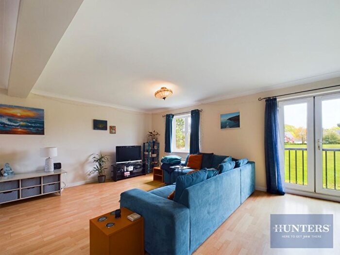 2 Bedroom Flat To Rent In Wade Court, Cheltenham, GL51