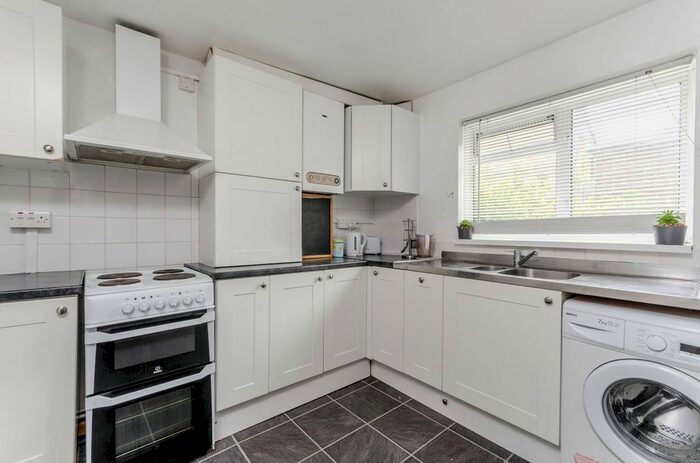 1 Bedroom Flat To Rent In Vermont Road, Crystal Palace, London, SE19