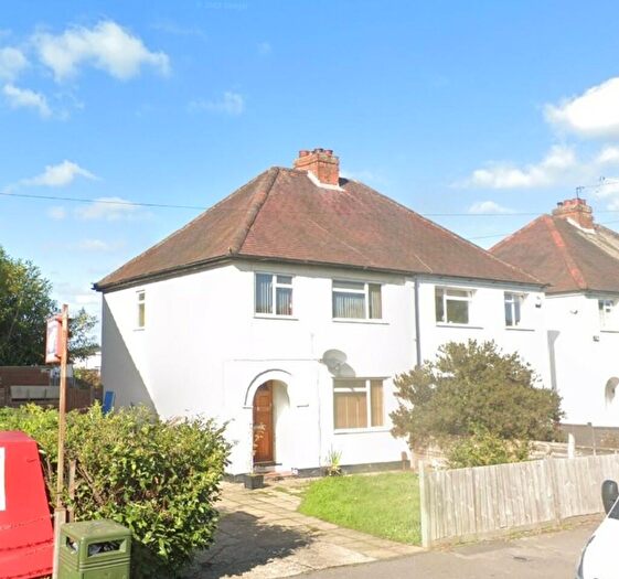 3 Bedroom Semi-Detached House To Rent In Lower Cippenham Lane, Slough, SL1