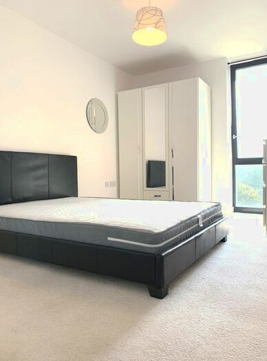 1 Bedroom Flat To Rent In Bloemfontein Road, Whitecity / London, W12