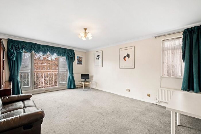2 Bedroom Flat To Rent In Melbury Road, Kensington, W14