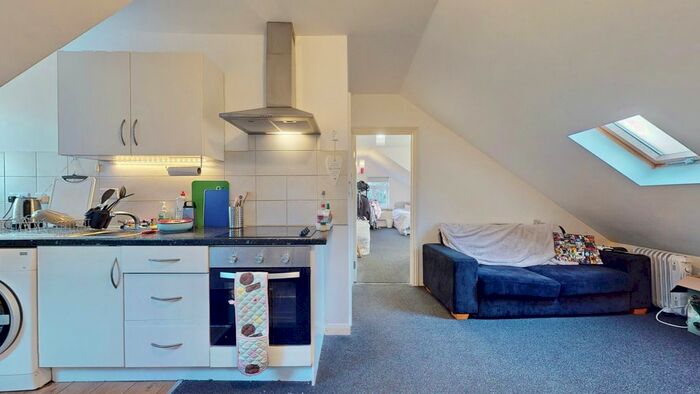 2 Bedroom Flat To Rent In Mountfield Road, London, N3