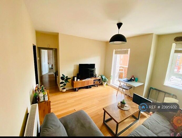 3 Bedroom Flat To Rent In Greatorex Street, London, E1