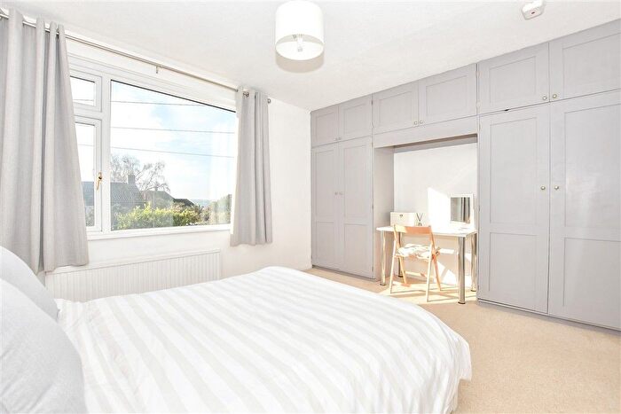 2 Bedroom Terraced House For Sale In Heath Road, Maidstone, Kent, ME16