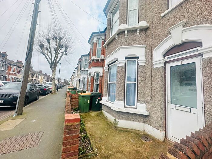 3 Bedroom Terraced House To Rent In Harcourt Avenue, London, E12